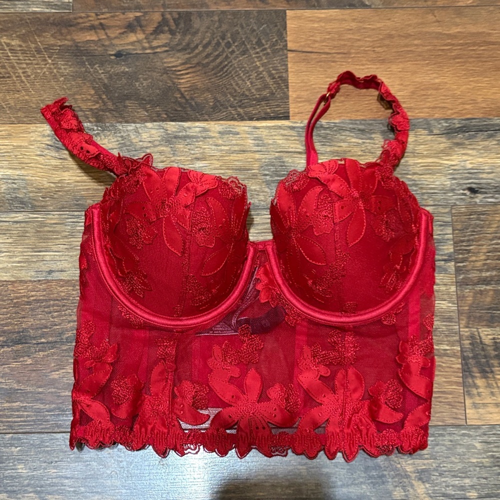 Victoria's Secret Scarlet Floral Lace Bra‎
